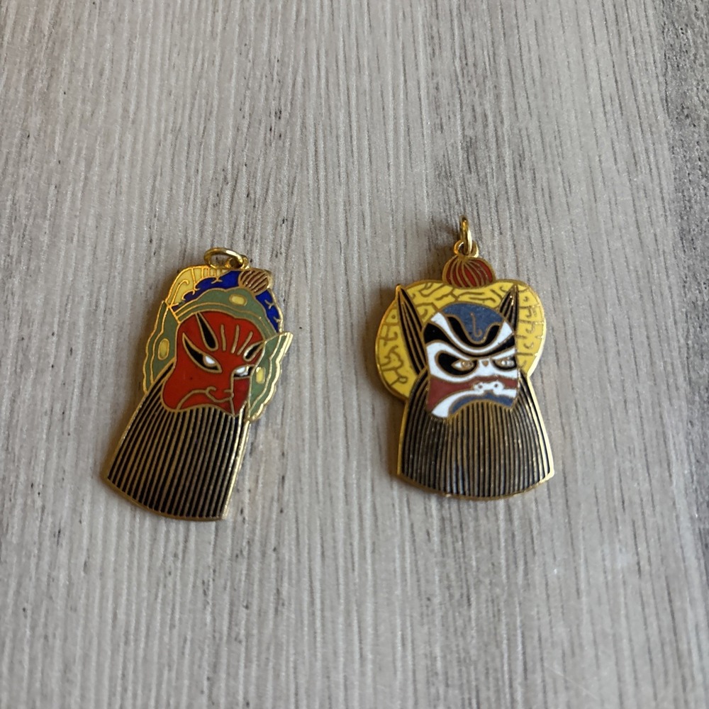 Vintage Chinese Opera Mask Pendant lot Set 2 Pieces Enamel gold tone Kabuki